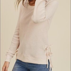 Thermal top with ties